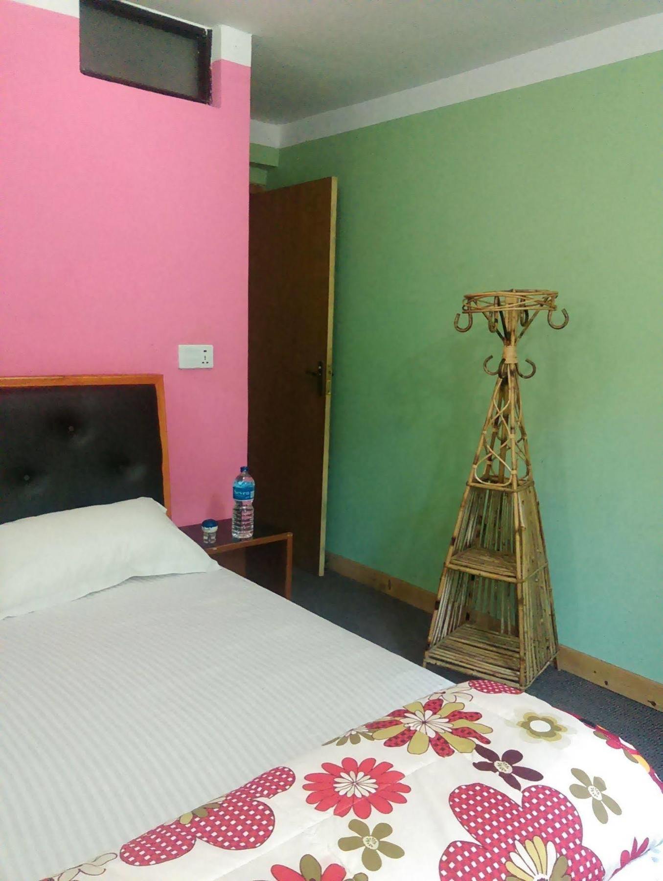 Mountain Guest House บักตะปูร์ ภายนอก รูปภาพ